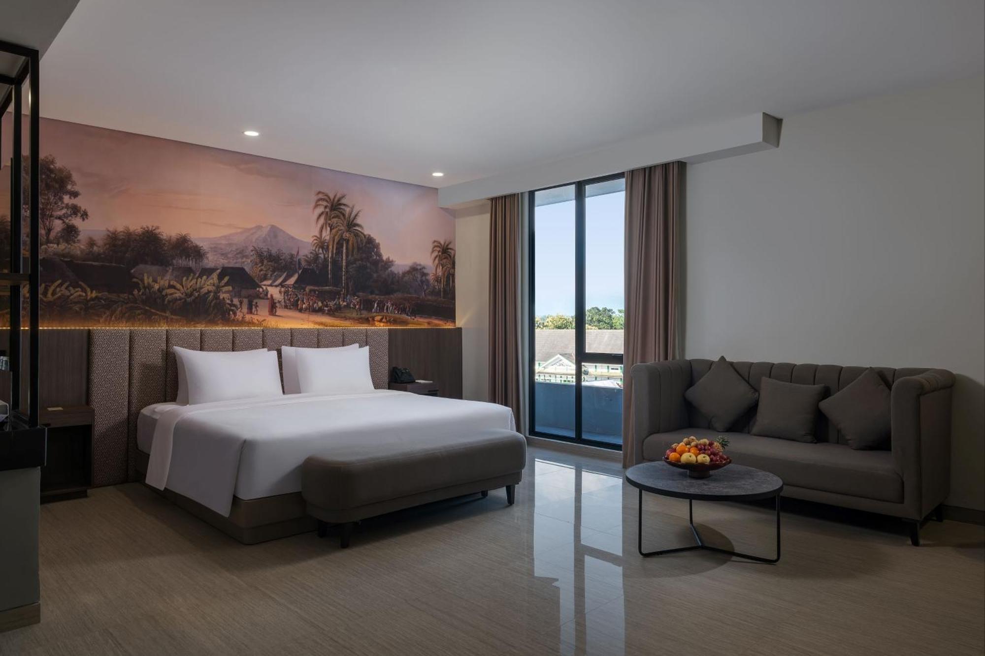Hotel Santika Blitar Exterior photo